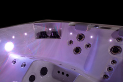 Гидромассажный спа бассейн NordicSpa Liv (Лив)